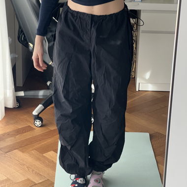 Black Parachute-Pants
