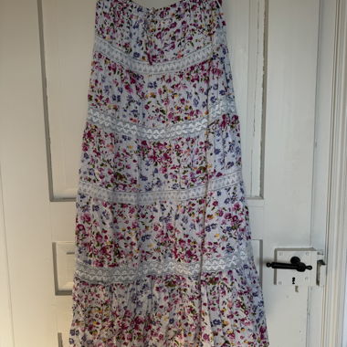 Gonna estiva a fiori con pizzo