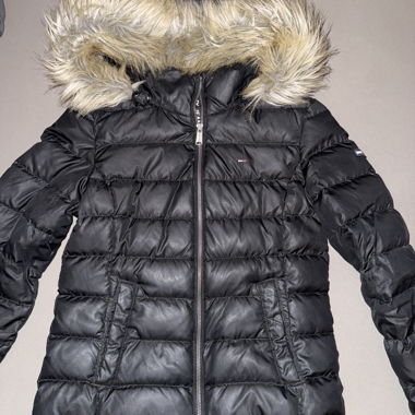 Tommy lined black hooded puffer