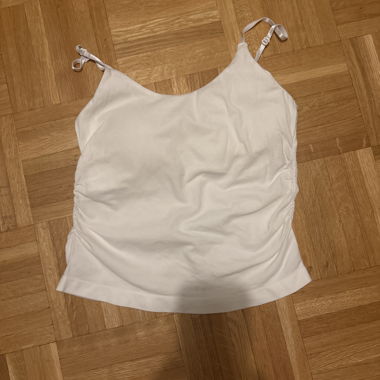 Top bianco con spalline
