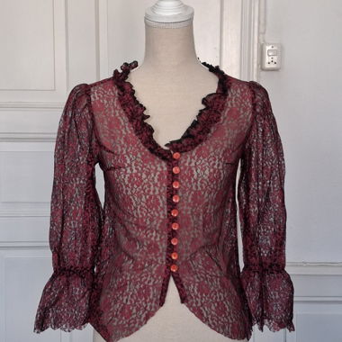 Blusa in pizzo goth vintage con maniche a sbuffo