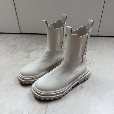 Weiße Chelsea-Boots
