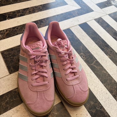Adidas Gazelle Pink Sneakers