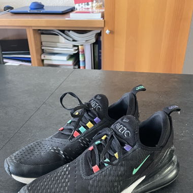 Nike noire 270 size 43