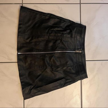 Lederrock Bershka 