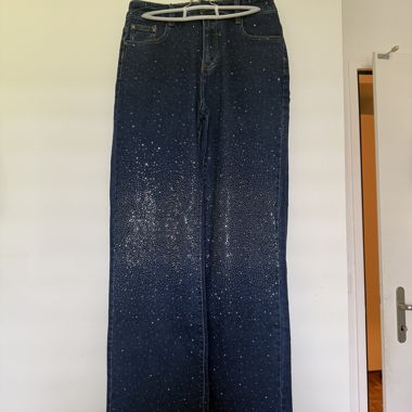 Jeans a gamba larga con strass blu