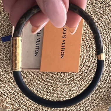 Bracelet Louis Vuitton avec fermoir doré