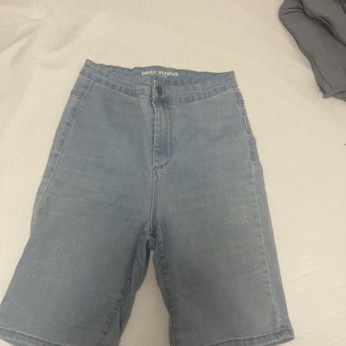 Short en denim bleu