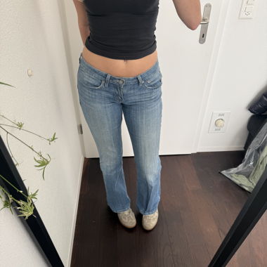 Levi’s 528 Curvy Cut hellblaue Jeans