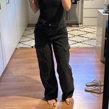 Schwarze Cargo Jeans