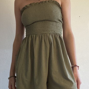 Tuta verde ariosa