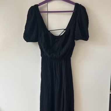 Geknöpfte Kleid