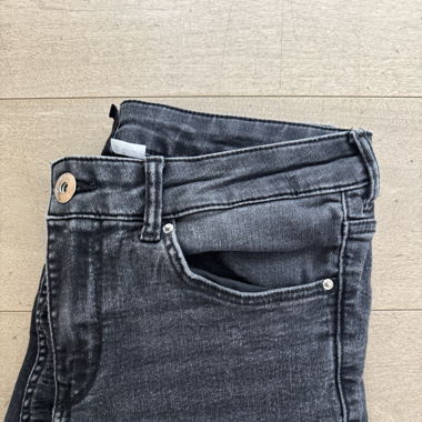 lange schwarze Hose 