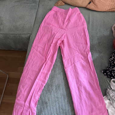 Pantaloni di lino rosa