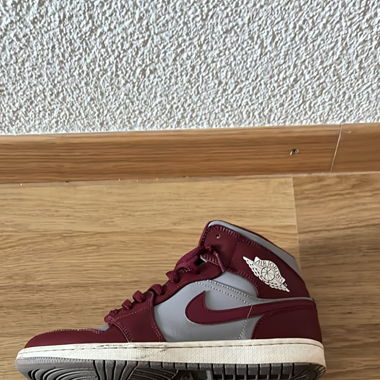 Air Jordan 1 MID Cherrywood Red/White