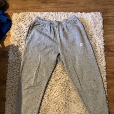 Nike Sweatpants in Grau