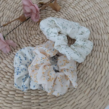 Set mit floralen Haargummis 3er-Set