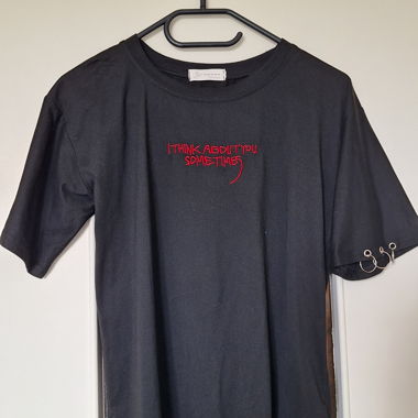 Embroidered Crop Top T-Shirt with Metal Rings