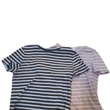 2 T-shirts