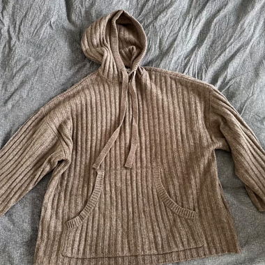 H&M Pull à capuche en tricot, en très bon état