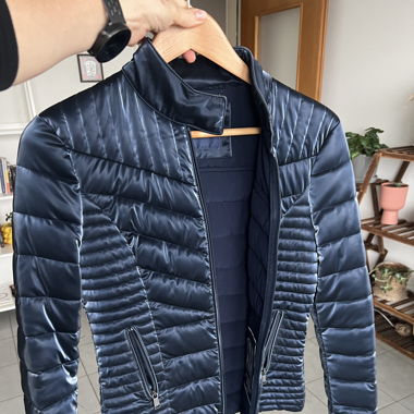 Guess like-new mid-season jacket 