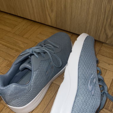 Skechers