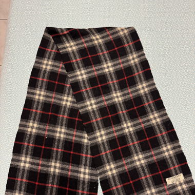 VINTAGE BURBERRY SCARF