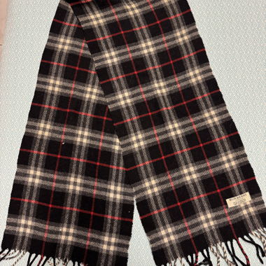 VINTAGE BURBERRY SCARF