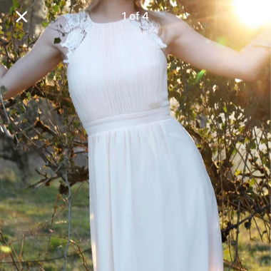 Lachsfarbenes Kleid mit süssen Details