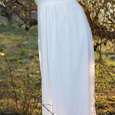 Lachsfarbenes Kleid mit süssen Details
