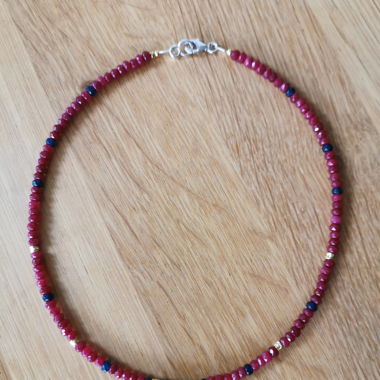 Rubin und Saphir Collier, L=39 cm