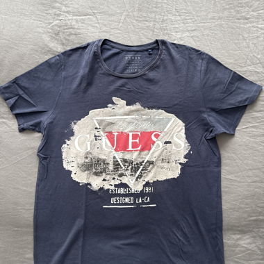 Guess T-shirt