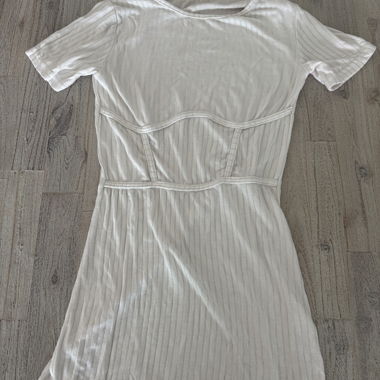 weisses Kleid