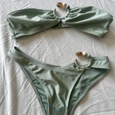 Salbeigrüner Bikini