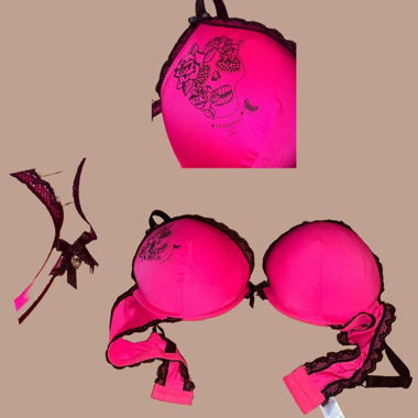 Pinker BH mit Totenkopf