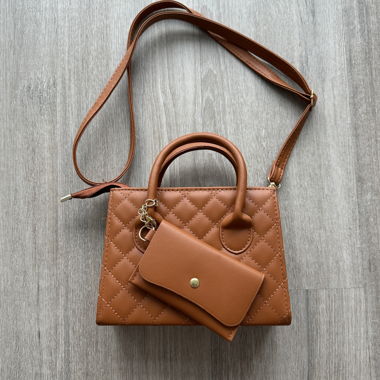 Borsa a tracolla marrone con mini portafoglio