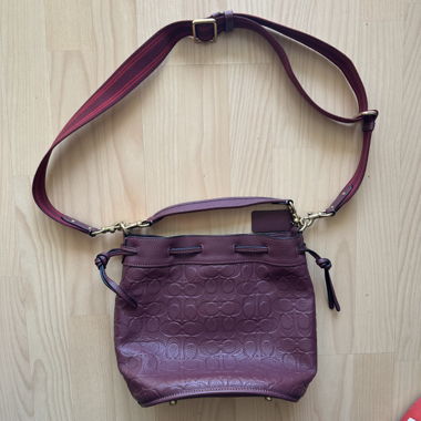 Coach Field BucketBag In signature Leather Oxblood