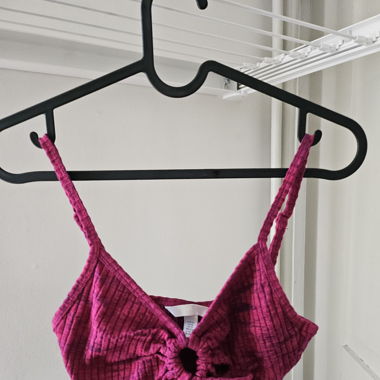 Croptop mit Ausschnitt