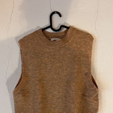 Knit vest