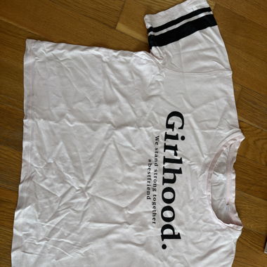 T-shirt crop top