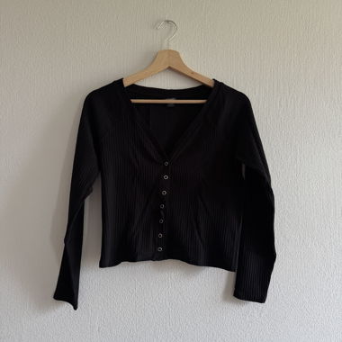 Schwarzes Jäcklein mit Knöpfen - M - Monki