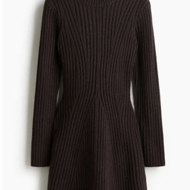 Brown knitted dress with ribbed texture