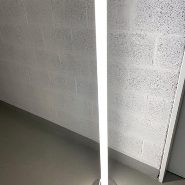Lampadaire LED blanc