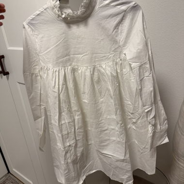 Blusa bianca con colletto arricciato 38