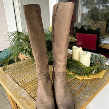 Bottes hautes taupe en cuir