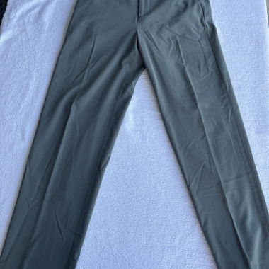 Pantaloni in tessuto Zara verde