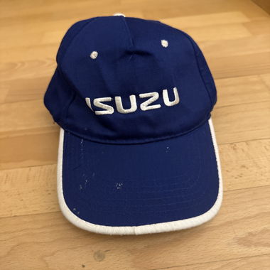 Blaue ISUZU Cap