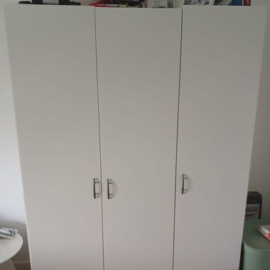 Armoire portes battantes