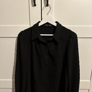 gepunktete Bluse