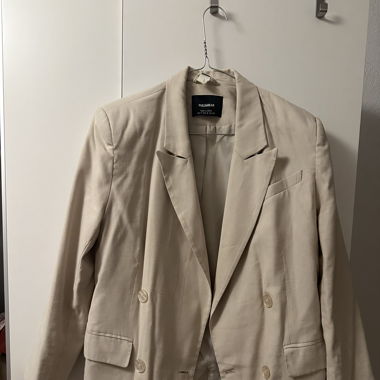Oversized beige blazer